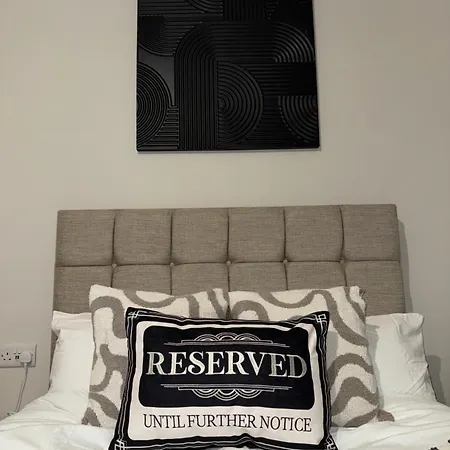 Warwick Spaces Lejlighedshotel *