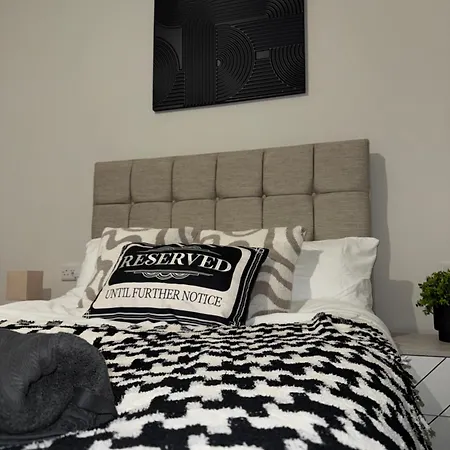 Warwick Spaces Апарт-отель *