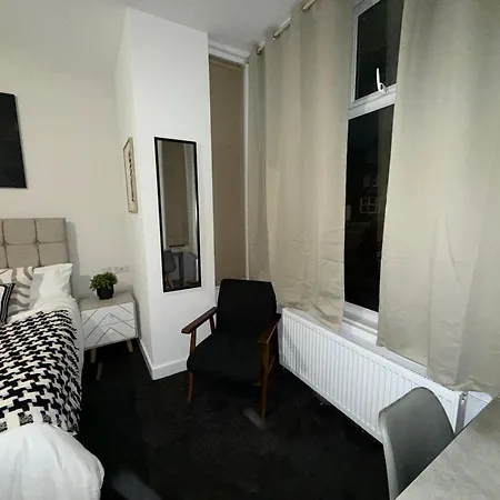 Warwick Spaces Апарт-отель Карлайл