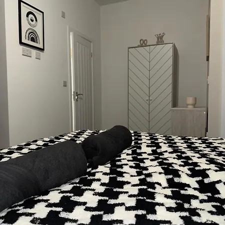 Warwick Spaces Апарт-отель Карлайл