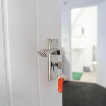 Warwick Spaces Карлайл