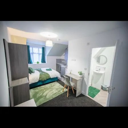 Warwick Spaces Апарт-отель