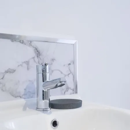 Апарт-отель Warwick Spaces *