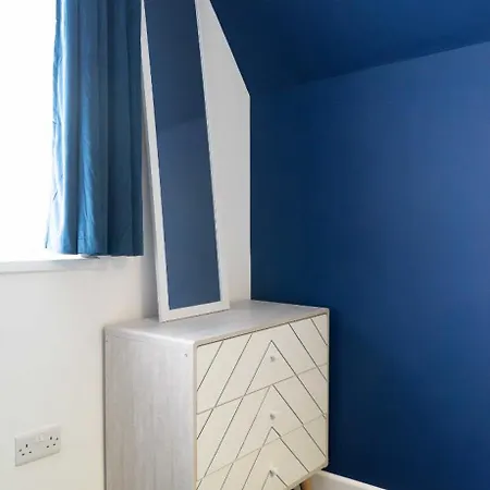 Warwick Spaces Апарт-отель