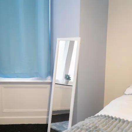 Warwick Spaces Апарт-отель