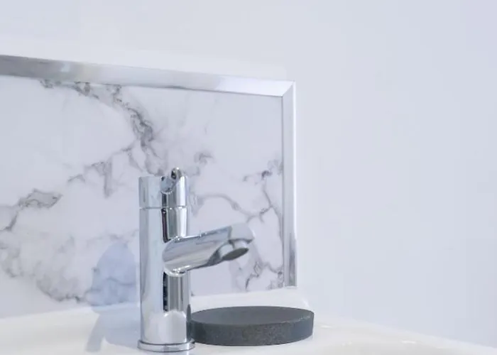 Apart-hotel Warwick Spaces *